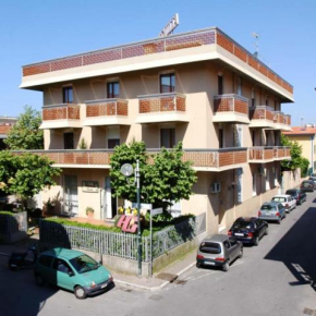 Hotel Giulia Marina Di Massa